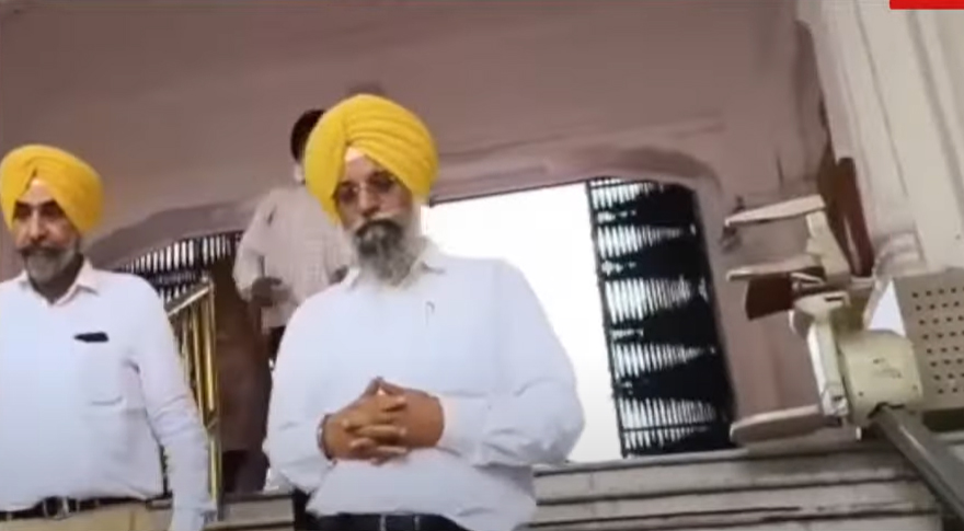 GNDU ਦੇ ਵਾਈਸ ਚਾਂਸਲਰ ਸ੍ਰੀ ਅਕਾਲ ਤਖ਼ਤ ਸਾਹਿਬ ’ਤੇ ਹੋਏ ਪੇਸ਼, ਸਿੰਘ ਸਾਹਿਬ ਨੂੰ ਦਿੱਤਾ ਸਪਸ਼ਟੀਕਰਨ