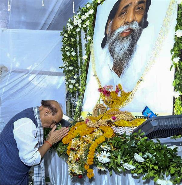 rajnath reached shibu soren  s village for funeral rites 