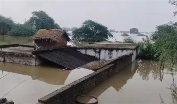 10 villages submerged in floods