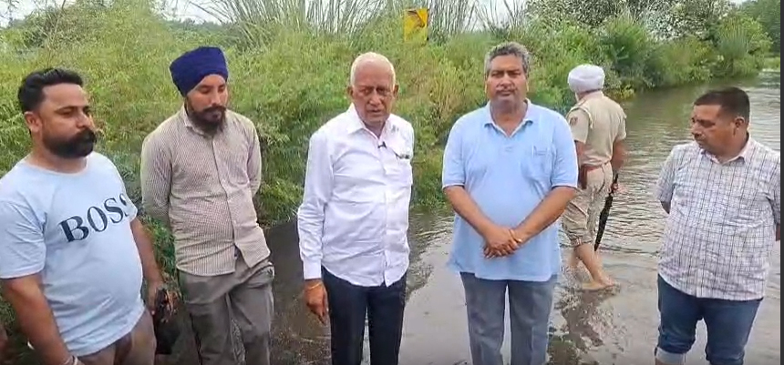 ਹੜ੍ਹ ਪ੍ਰਭਾਵਿਤ ਖੇਤਰਾਂ 'ਚ ਮੰਤਰੀ ਬਰਿੰਦਰ ਗੋਇਲ ਨੇ ਕੀਤਾ ਦੌਰਾ