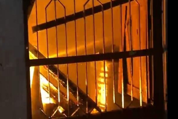 man sets house on fire after fight with wife