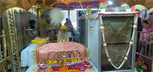 the arrival of devotees at gurdwara sri kandh sahib