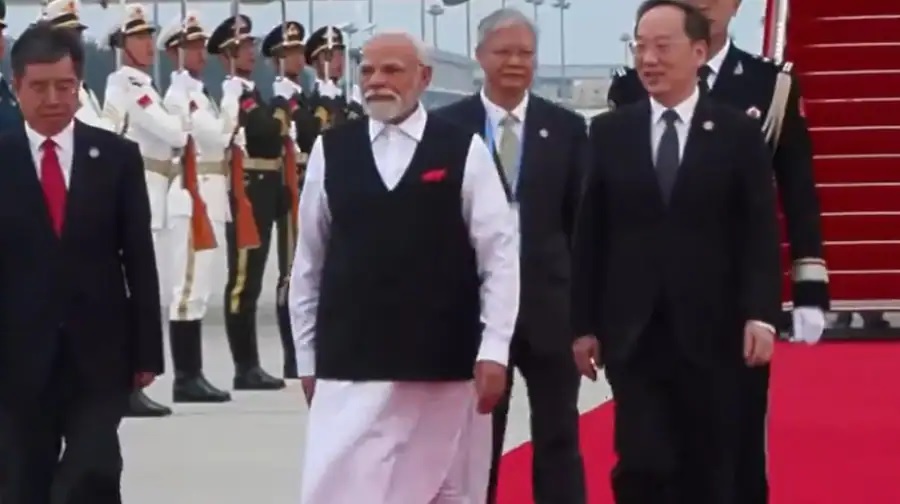 ਜਾਪਾਨ ਮਗਰੋਂ ਚੀਨ ਪਹੁੰਚੇ PM ਮੋਦੀ, ਰੈੱਡ ਕਾਰਪੇਟ 'ਤੇ ਹੋਇਆ ਸ਼ਾਨਦਾਰ ਸਵਾਗਤ