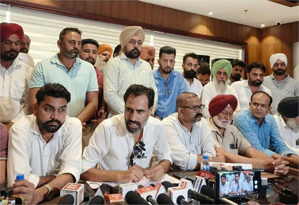 truck union  municipal council  corruption