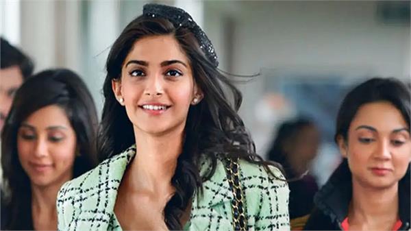 sonam kapoor happiness on completion 15 years film aisha