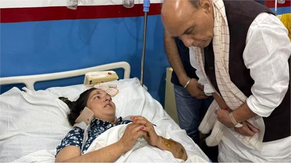 defense minister rajnath singh reached kishtwar  met disaster victims