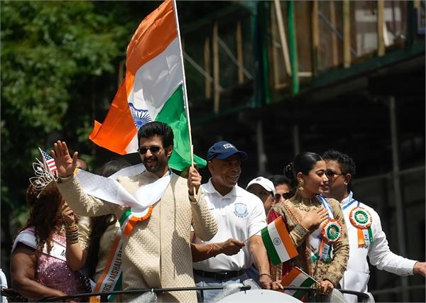 vijay deverakonda  rashmika mandanna lead 43rd india day parade in new york
