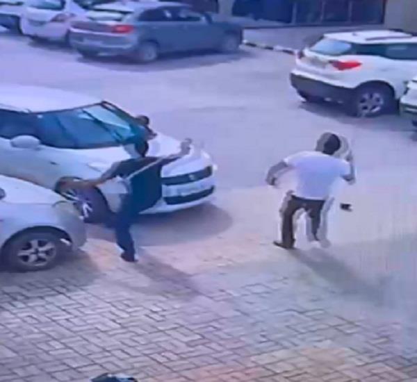 the attackers who came to kali thar attacked with swords