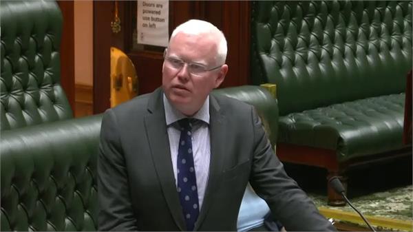 australian lawmaker quits