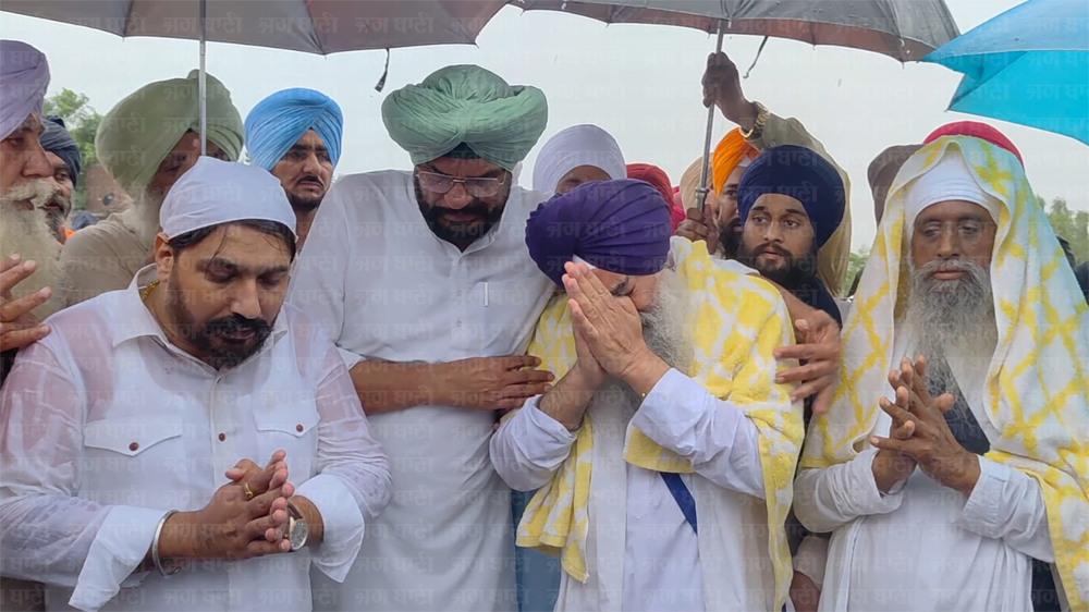 ਹੜ੍ਹ ਪੀੜਤਾਂ ਦਾ ਹਾਲ ਵੇਖ ਭਾਵੁਕ ਹੋਏ ਸਾਬਕਾ ਜਥੇਦਾਰ, ਨਹੀਂ ਰੋਕ ਸਕੇ ਹੰਝੂ