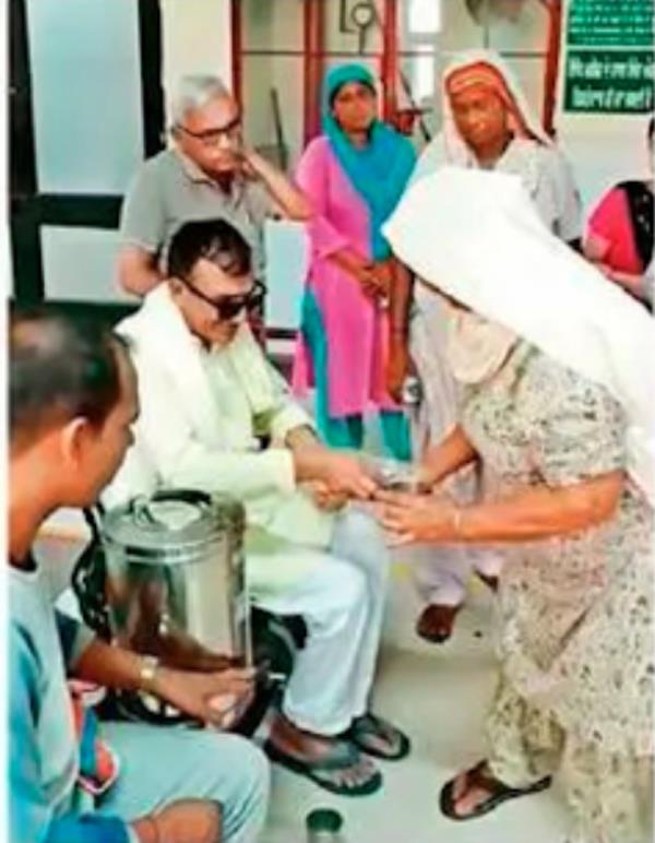 social worker om prakash khanna becomes a helper for the poor