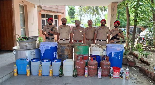 big success of punjab police  two smugglers arrested with illegal liquor
