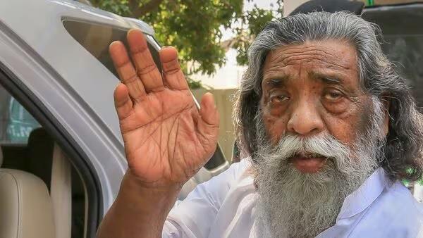 government schools will remain closed on tuesday in honor of shibu soren