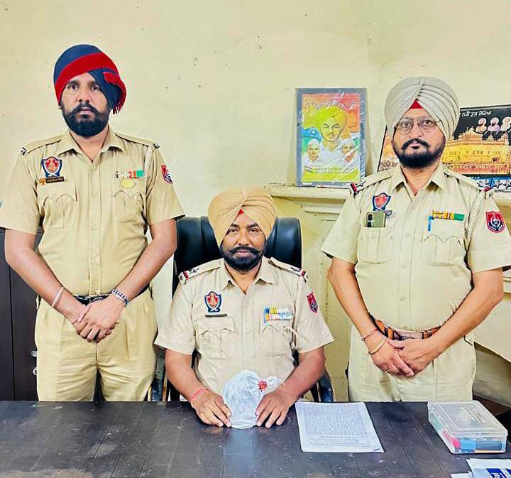 ਨਸ਼ਿਆਂ ਖ਼ਿਲਾਫ਼ ਸ਼ਿਕੰਜਾ ਕੱਸਿਆ, 11 ਮੁਲਜ਼ਮ ਗ੍ਰਿਫਤਾਰ, ਹੈਰੋਇਨ ਤੇ ਮੋਟਰਸਾਈਕਲ ਜ਼ਬਤ