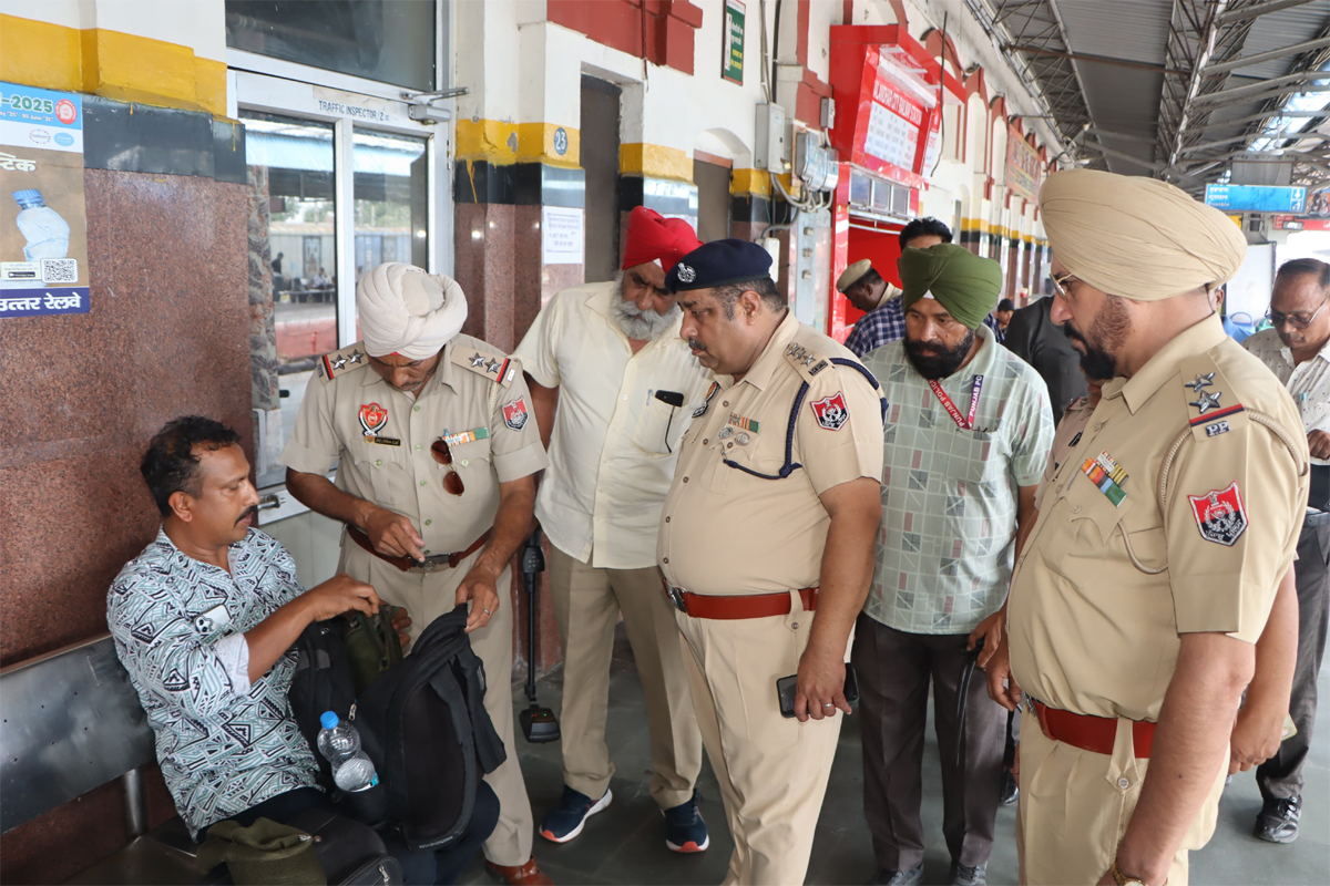 ਆਜ਼ਾਦੀ ਦਿਹਾੜੇ ਦੇ ਮੱਦੇਨਜ਼ਰ ਬੱਸ ਸਟੈਂਡ ਤੇ ਰੇਲਵੇ ਸਟੇਸ਼ਨਾਂ ‘ਤੇ ਵਿਸ਼ੇਸ਼ ਸਰਚ ਆਪਰੇਸ਼ਨ
