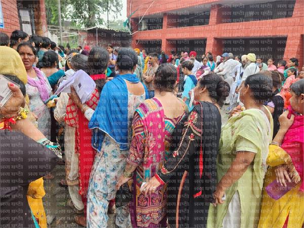 sisters reached the jail to tie rakhi on the wrists of prisoners reservists