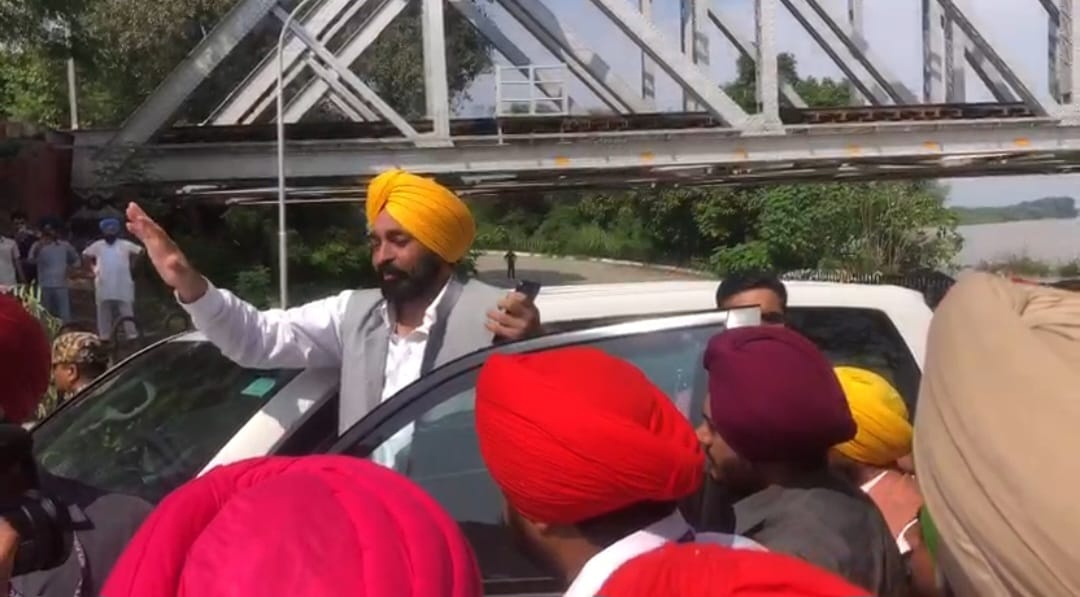 ਹੜ੍ਹਾਂ ਦੀ ਮਾਰ ਹੇਠ ਪੰਜਾਬ, ਬਿਆਸ ਦਰਿਆ ਦਾ ਨਰੀਖਣ ਕਰਨ ਪਹੁੰਚੇ CM ਮਾਨ