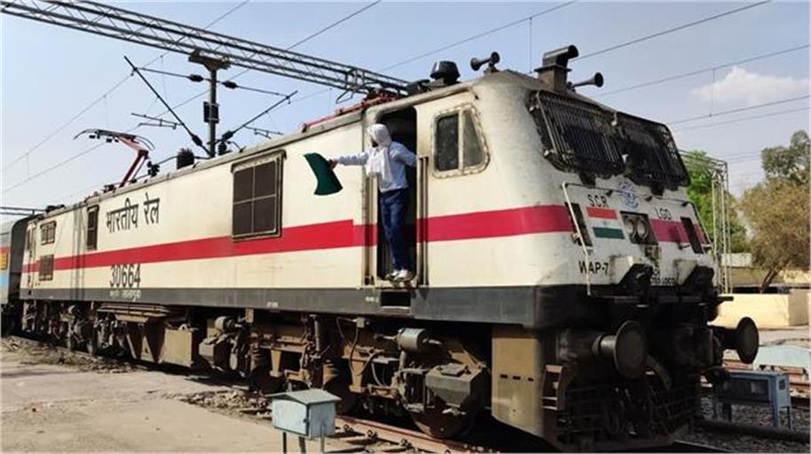 Railway Alert: ਯਾਤਰੀਆਂ ਨੂੰ ਵੱਡਾ ਝਟਕਾ! ਰੇਲਵੇ ਨੇ ਬਦਲੇ ਕਈ ਨਿਯਮ- ਚੈੱਕ ਕਰੋ ਪੂਰੀ ਡਿਟੇਲ