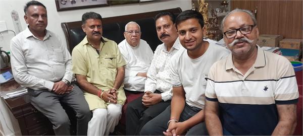 members of shri laxmi narayan mandir sudhar sabha blessings shri vijay chopra ji