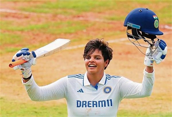 india a women  s team tightened grip on australia