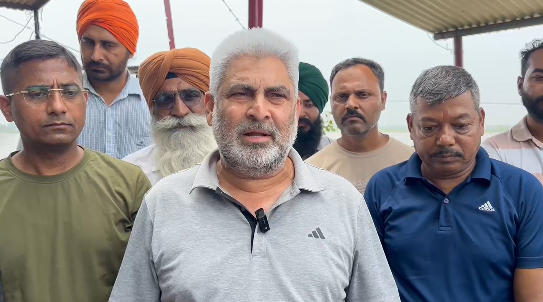ਪਠਾਨਕੋਟ ਹੜ੍ਹ ਪ੍ਰਭਾਵਿਤ ਇਲਾਕਿਆਂ ਦਾ ਕੈਬਨਿਟ ਮੰਤਰੀ ਲਾਲਚੰਦ ਕਟਾਰੂਚੱਕ ਨੇ ਕੀਤਾ ਦੌਰਾ