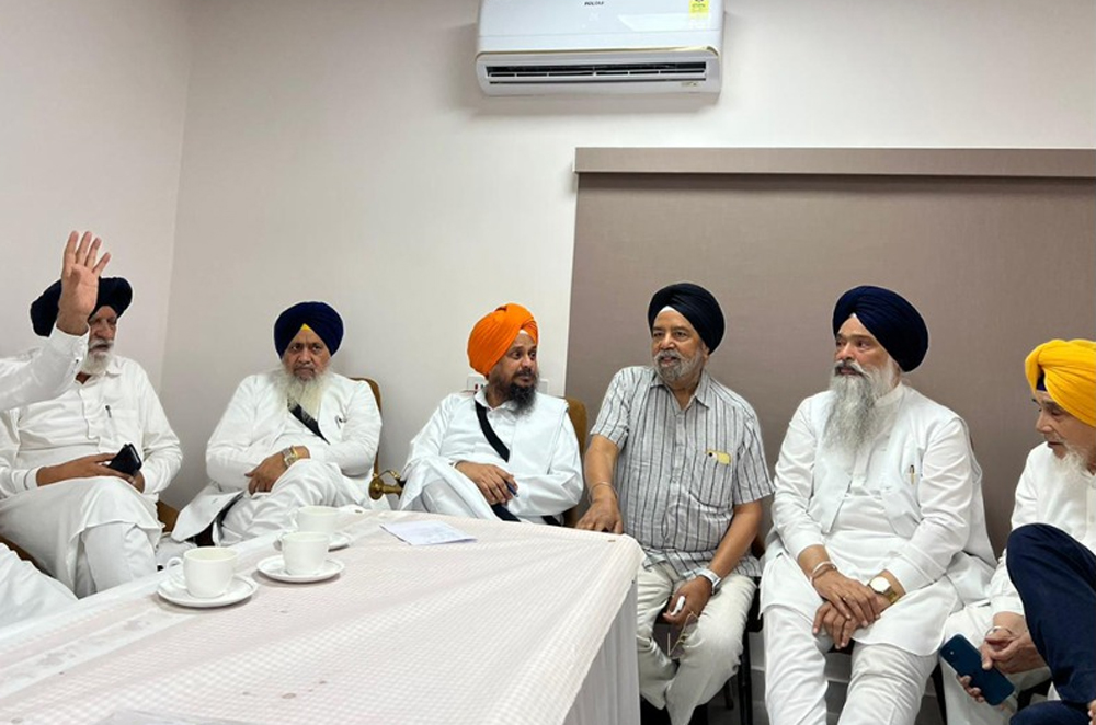 ਗਿਆਨੀ ਹਰਪ੍ਰੀਤ ਸਿੰਘ ਦੀ ਅਗਵਾਈ ''ਚ ਪਾਰਟੀ ਦੀ ਪਹਿਲੀ ਮੀਟਿੰਗ, ਲਏ ਗਏ ਵੱਡੇ ਫ਼ੈਸਲੇ