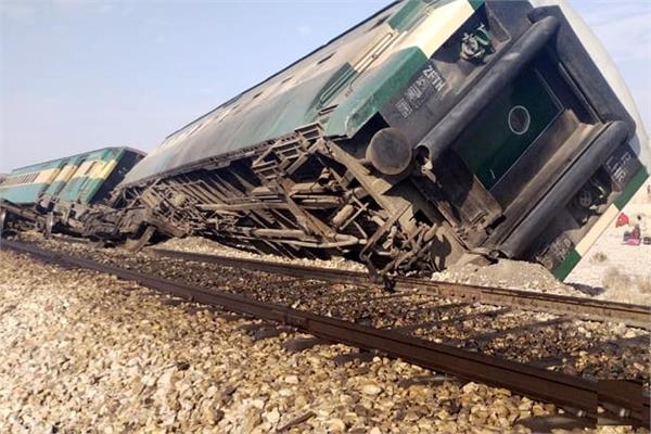 blast derails train in pakistan