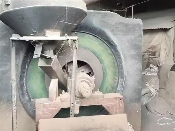 poha factory women clothes and hair stuck machine died