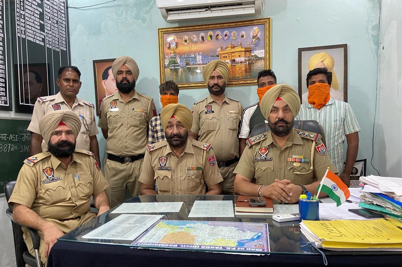 2 ਭਰਾਵਾਂ ਸਮੇਤ ਤਿੰਨ ਵਿਅਕਤੀ ਨਸ਼ੀਲੀਆਂ ਗੋਲੀਆਂ ਸਮੇਤ ਗ੍ਰਿਫ਼ਤਾਰ