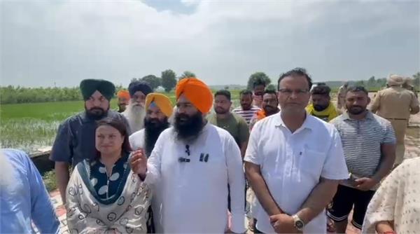 mla jasvir singh raja and district police chief visited the flood affected area