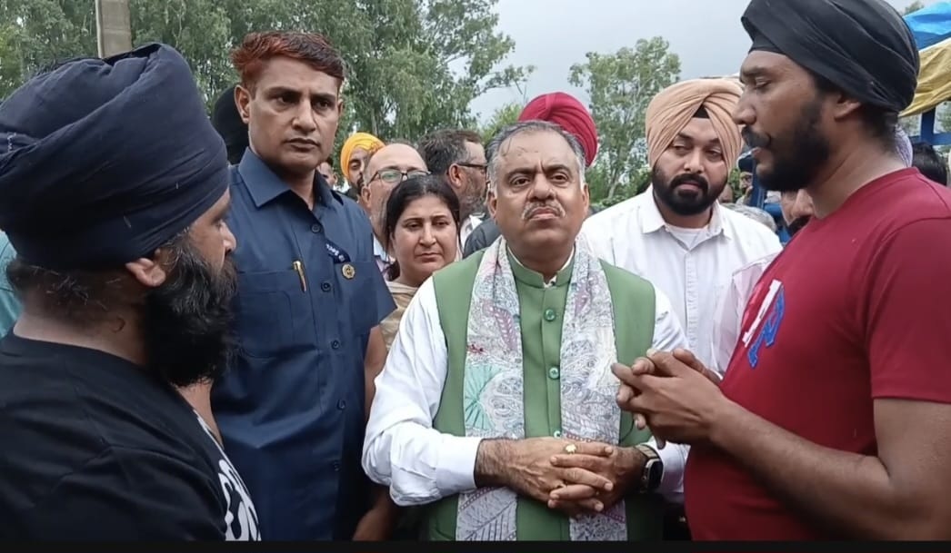 ਭਾਜਪਾ ਦੇ ਆਲ ਇੰਡੀਆ ਜਨਰਲ ਸਕੱਤਰ ਤਰੁਣ ਚੁੱਘ ਵੱਲੋਂ ਦੀਨਾਨਗਰ ਵਿਖੇ ਹੜ੍ਹ ਪ੍ਰਭਾਵਿਤ ਇਲਾਕੇ ਦਾ ਦੌਰਾ