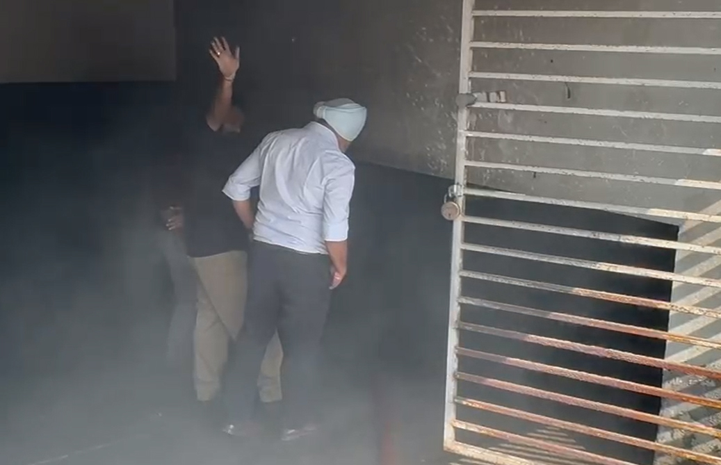 ਜਲੰਧਰ ਦੇ ਇਸ ਬੈਂਕ ''ਚ ਲੱਗੀ ਅੱਗ, ਪਈਆਂ ਭਾਜੜਾਂ