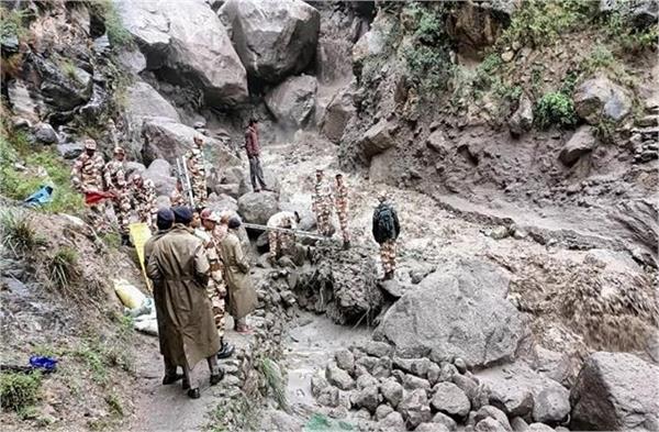 cloudburst 1952 crores damage  454 roads closed
