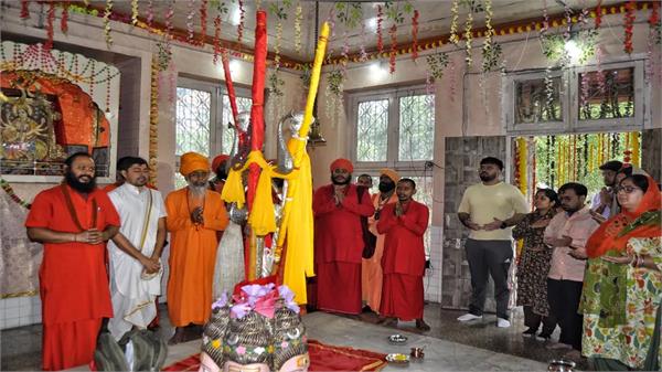 chhari mubarak left from dashnami akhara