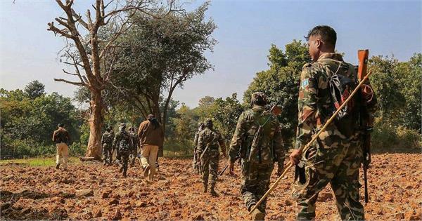 4 naxalites surrender in chhattisgarh