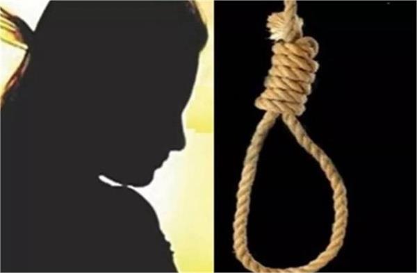 engineering student committed suicide by hanging herself