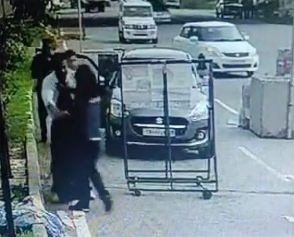 kabaddi player beats up security guard  vip line at toll plaza