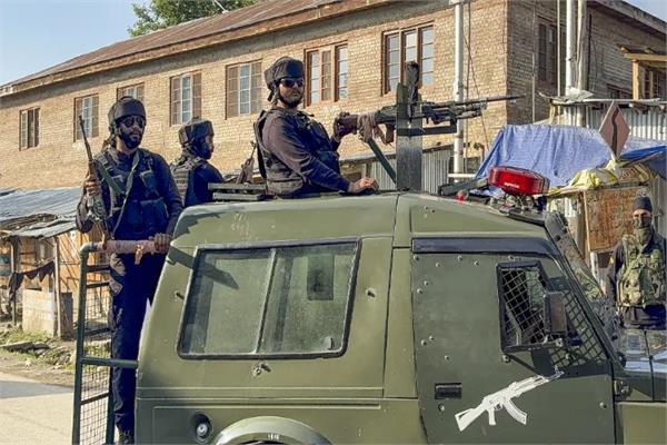 3 security personnel injured in anti terror operation in kulgam