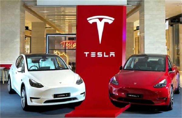 tesla opens second showroom in delhi