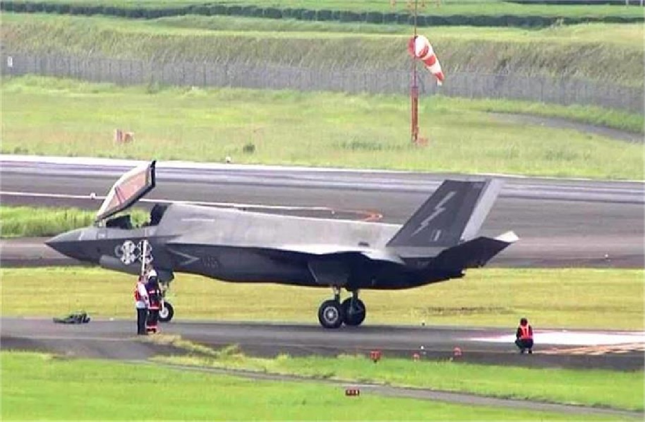 ਭਾਰਤ ਤੋਂ ਬਾਅਦ ਹੁਣ ਜਾਪਾਨ ''ਚ ਬ੍ਰਿਟੇਨ ਦੇ F-35B ਫਾਈਟਰ ਜੈੱਟ ਦੀ ਐਮਰਜੈਂਸੀ ਲੈਂਡਿੰਗ