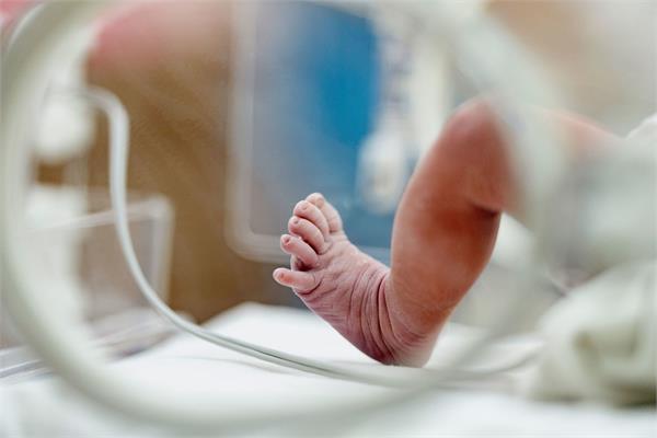 10  of babies are being born prematurely at 37 weeks due to pollution
