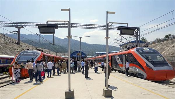 jammu division earns by auctioning display boards of vande bharat train