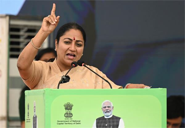 delhi cm rekha gupta on cloud seeding artificial rain