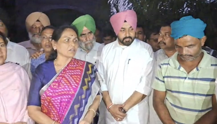 ਕੇਂਦਰੀ ਰਾਜ ਮੰਤਰੀ ਸ਼ੋਭਾ ਕਰੰਦਲਾਜੇ ਵੱਲੋਂ ਹੜ੍ਹ ਪ੍ਰਭਾਵਿਤ ਮਕੌੜਾ ਪੱਤਣ ਦਾ ਦੌਰਾ