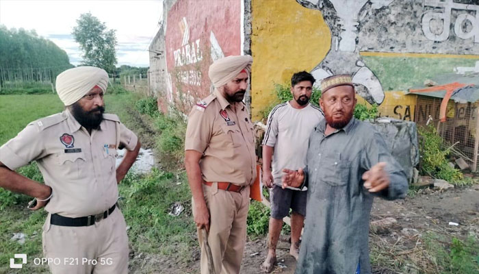 ਗੁੱਜਰ ਵੱਲੋਂ ਇਲਾਜ ਨਾ ਕਰਵਾਉਣ ਤੇ ਮੀਂਹ ’ਚ ਭੁਖਾ-ਪਿਆਸਾ ਰੱਖਣ ਕਾਰਨ 2 ਗਾਵਾਂ ਦੀ ਮੌਤ