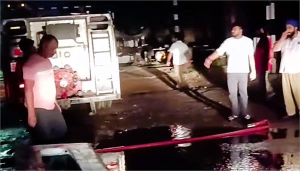 massive fire breaks out in mobile shop