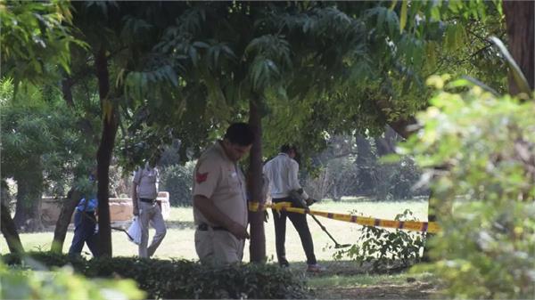 congress leader shot dead while walking in park