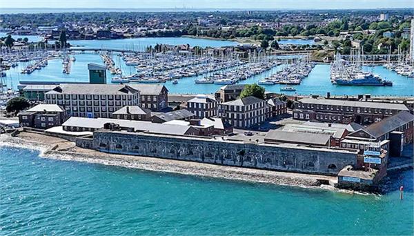 britain  s oldest sea fort to become a hotel for migrants