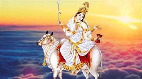 navratri 2025 first day mata shailputri aarti