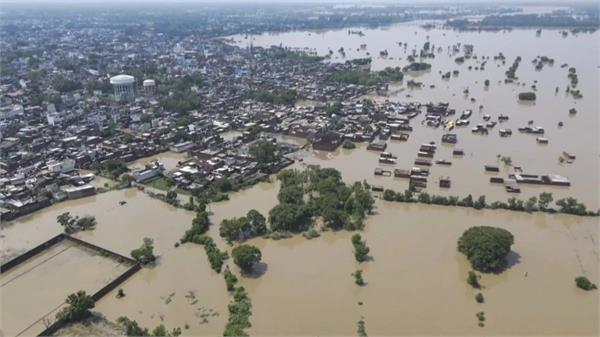 flood victims  mp  aam aadmi party
